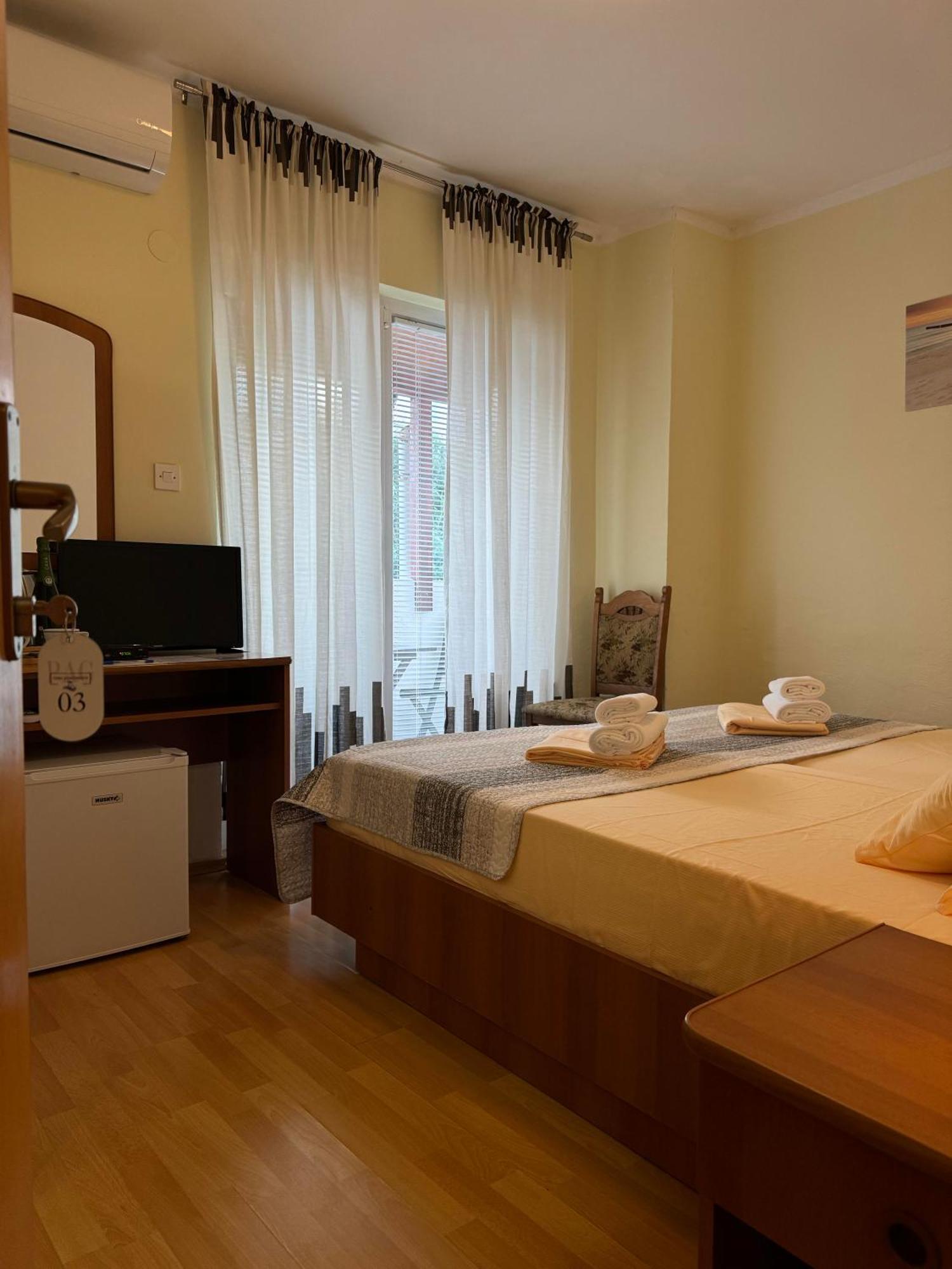 פג Pag Vero Apartments מראה חיצוני תמונה